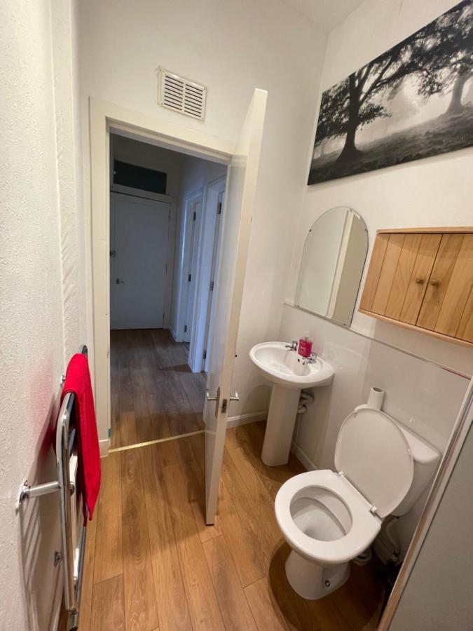 Beautiful 2 Bedroom Apartment- Prime Location, Aberdeen Centre Eksteriør billede
